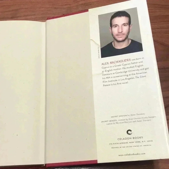 The Silent‎ Patient Hardcover Book - Picture 2 of 4